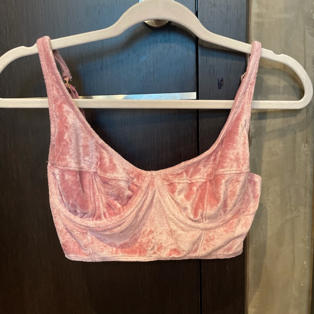 Gilly hicks by holister pink velvet crop top